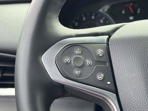 Used 2023 Chevrolet Traverse RS AWD/4WD image 7