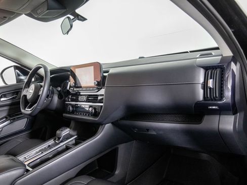 Used 2022 Nissan Pathfinder SV FWD image 19