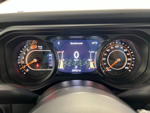 Used 2025 Jeep Wrangler Unlimited Rubicon w/ Convenience Group image 24