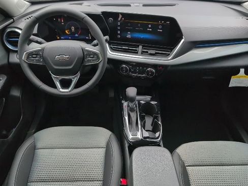 New 2026 Chevrolet Trax LT w/ Driver Confidence Package FWD image 4