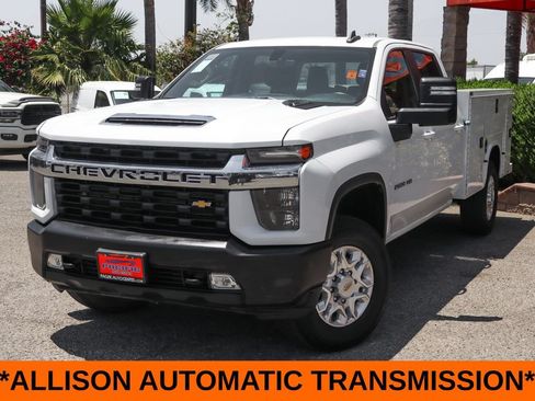 Used 2022 Chevrolet Silverado 2500 LT w/ Convenience Package AWD/4WD image 4