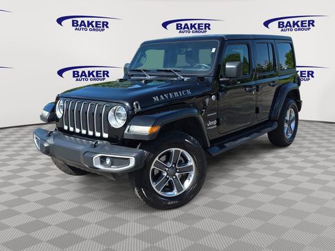 Used 2018 Jeep Wrangler Unlimited Sahara AWD/4WD image 7