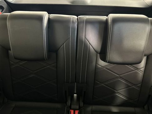 Used 2024 Volkswagen Atlas SE image 18