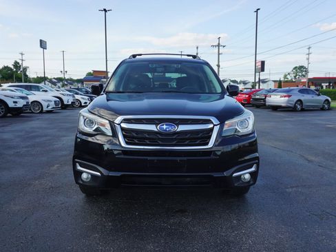 Used 2017 Subaru Forester 2.5i Touring AWD/4WD image 2