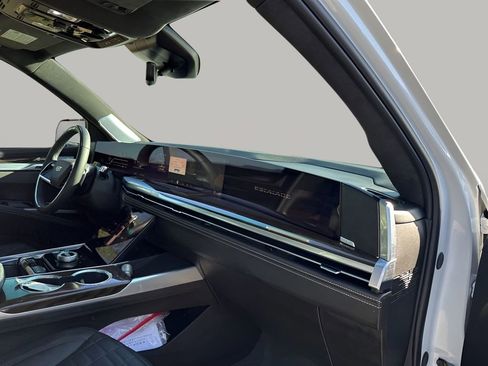 Certified 2025 Cadillac Escalade Sport Platinum image 14