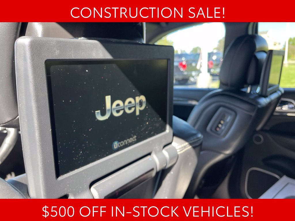 Used 2014 Jeep Grand Cherokee SRT w/ Trailer Tow Group IV AWD/4WD image 15