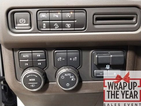 Used 2023 Chevrolet Tahoe Z71 w/ Z71 Off-Road Package image 21