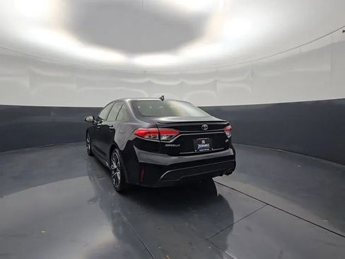 Used 2021 Toyota Corolla SE w/ SE Premium Package FWD image 11
