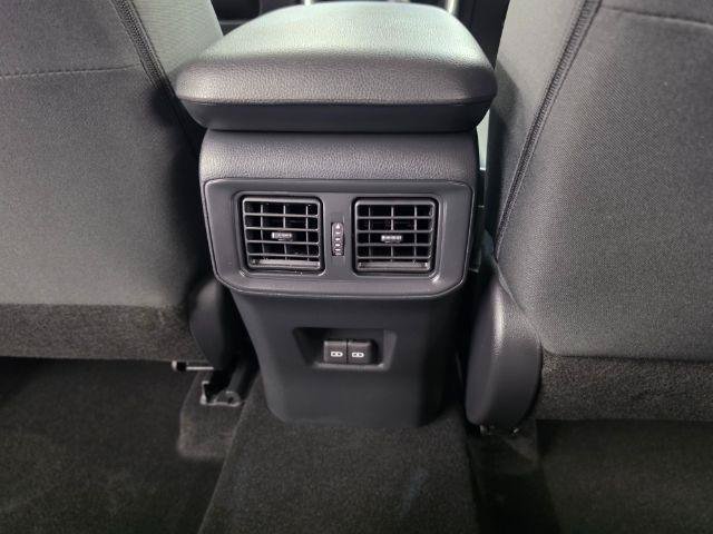 Used 2025 Toyota RAV4 XLE AWD/4WD image 40