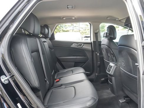 Used 2023 Kia Sportage EX image 38