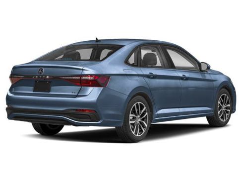 Used 2025 Volkswagen Jetta SE FWD image 2