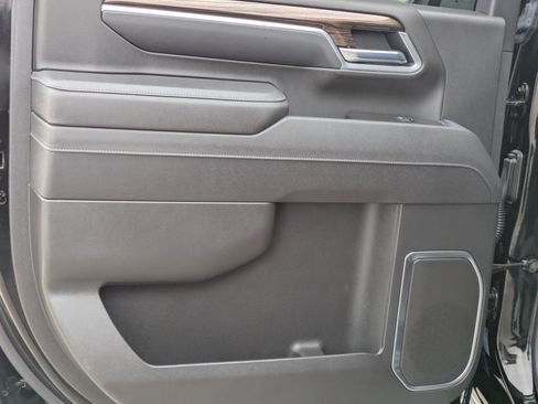 Used 2025 Chevrolet Silverado 2500 LT image 14