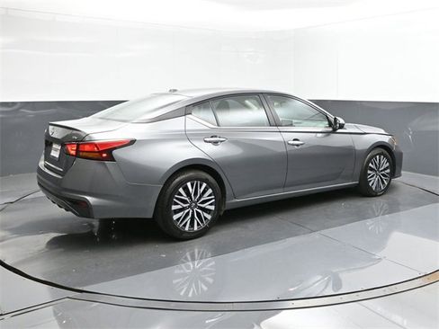 Certified 2023 Nissan Altima 2.5 SV image 15