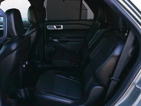 Used 2020 Ford Explorer Limited image 22