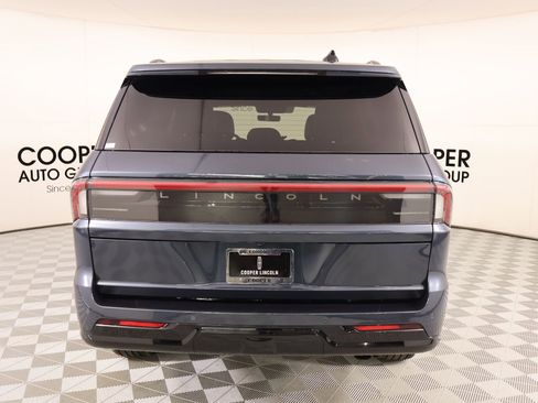 New 2025 Lincoln Navigator Reserve w/ Jet Appearance Package AWD/4WD image 23