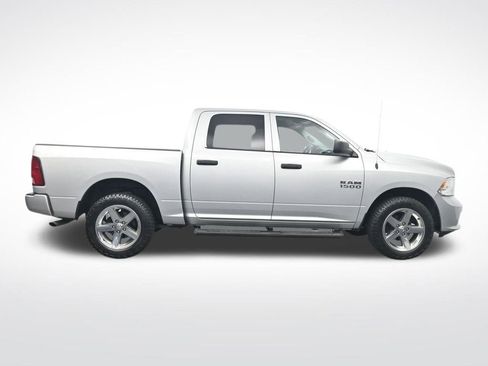 Used 2017 RAM 1500 Express AWD/4WD image 4