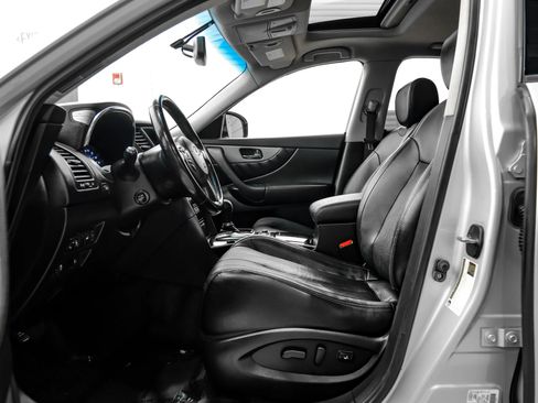 Used 2017 INFINITI QX70 AWD w/ Premium Package image 17