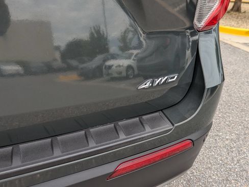 Used 2021 Ford Explorer XLT w/ Equipment Group 202A AWD/4WD image 15