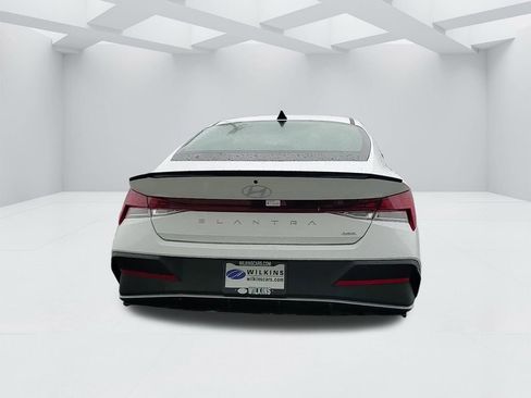 New 2025 Hyundai Elantra SEL image 6