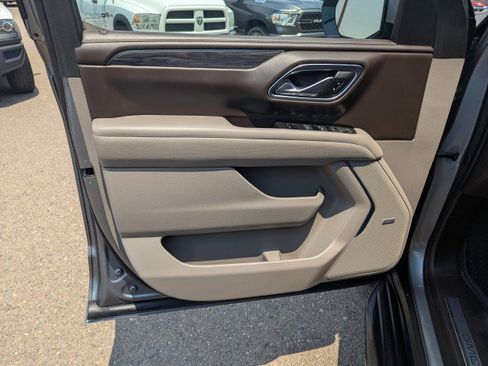 Used 2021 GMC Yukon XL SLT AWD/4WD image 9