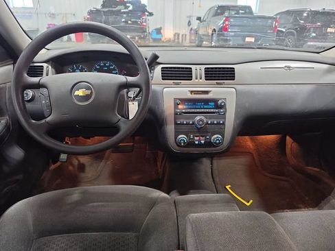 Used 2008 Chevrolet Impala LT FWD image 4