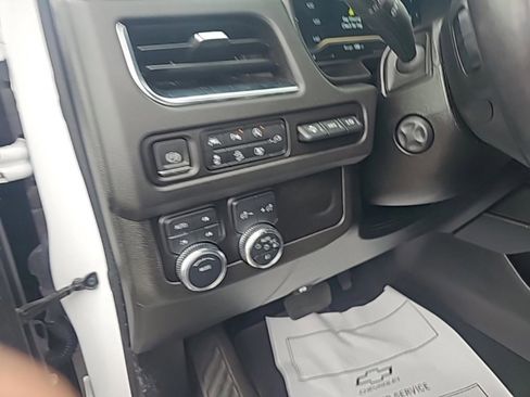 Used 2022 GMC Yukon XL AT4 w/ Technology Package image 19