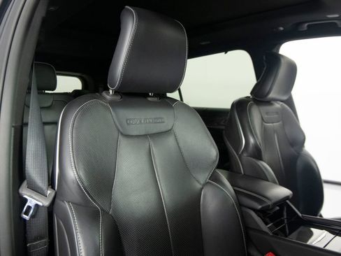 Used 2022 Jeep Grand Cherokee L Overland w/ Luxury Tech Group IV AWD/4WD image 35