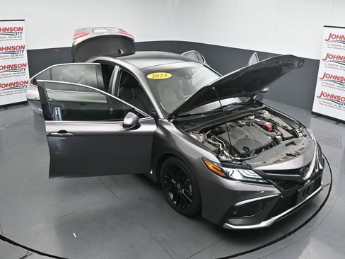 Used 2024 Toyota Camry XSE w/ Navigation Package FWD image 40