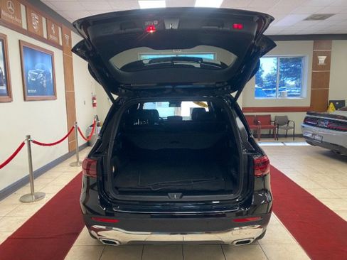 Used 2025 Mercedes-Benz GLB 250 image 10