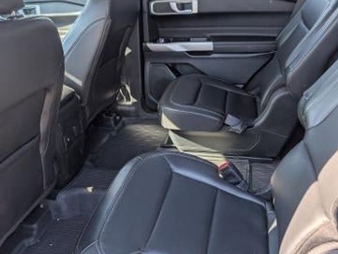 Used 2023 Ford Explorer XLT w/ Equipment Group 202A image 10