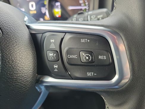 Used 2025 Jeep Wrangler Unlimited Sahara w/ Safety Group AWD/4WD image 17