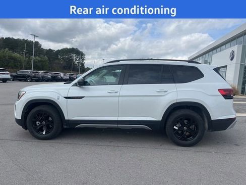 New 2026 Volkswagen Atlas Peak Edition AWD/4WD image 3