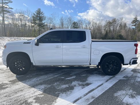Used 2024 Chevrolet Silverado 1500 RST w/ Z71 Off-Road Package image 8
