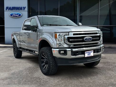 Used 2022 Ford F250 Lariat w/ Lariat Value Package image 2