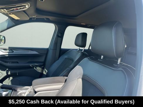 New 2025 Jeep Grand Cherokee Altitude image 31