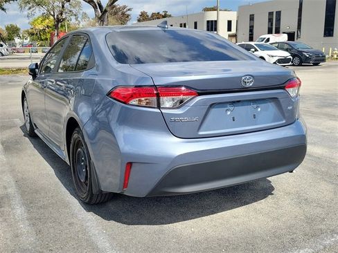 Used 2025 Toyota Corolla LE image 3