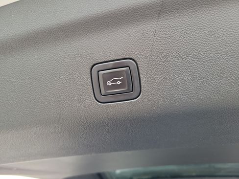 Used 2022 Cadillac Escalade Sport AWD/4WD image 9