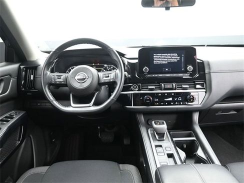 Used 2024 Nissan Pathfinder SV w/ Lighting Package (N92) image 11