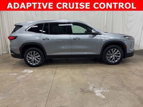 Used 2025 Buick Enclave Preferred image 2