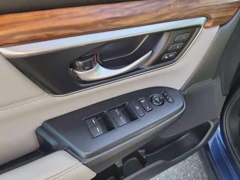 Used 2022 Honda CR-V Touring image 16