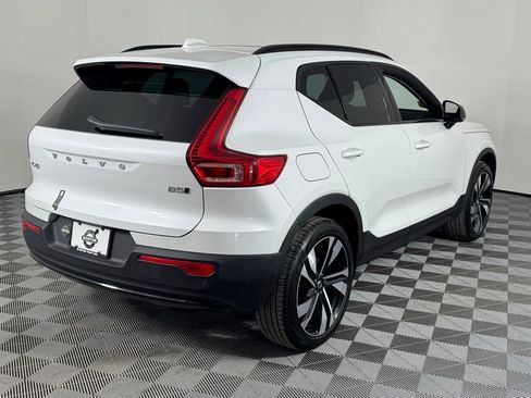 New 2025 Volvo XC40 B5 Plus w/ Climate Package image 5