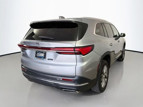 Used 2025 Buick Enclave Preferred FWD image 7