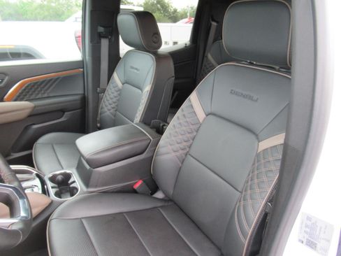 Used 2023 GMC Canyon Denali AWD/4WD image 17