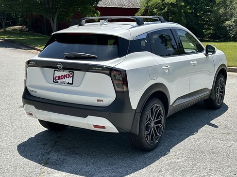 New 2025 Nissan Kicks SR image 5