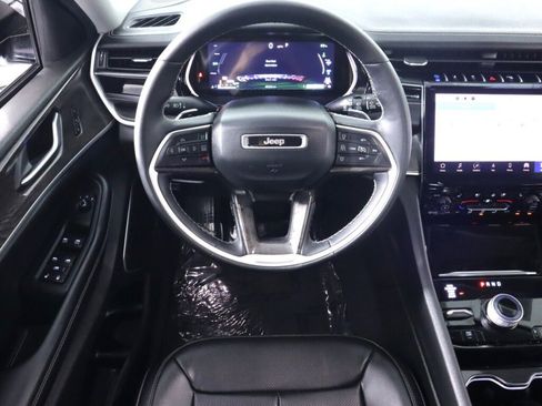 Used 2023 Jeep Grand Cherokee 4WD 4xe w/ Luxury Tech Group II image 38