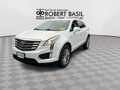 Used 2017 Cadillac XT5 Luxury w/ Driver Awareness Package AWD/4WD image 4