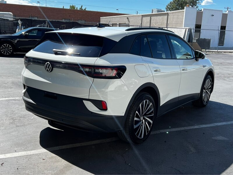 Used 2024 Volkswagen ID.4 Pro AWD/4WD image 7