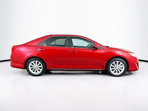 Used 2013 Toyota Camry XLE FWD image 10