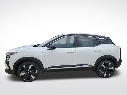 New 2025 Nissan Kicks SR w/ SR Premium Package image 2