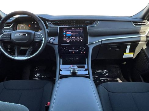 New 2025 Jeep Grand Cherokee Laredo image 20